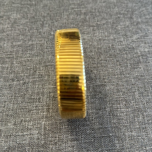 Bronzoro 19 mm omega stretch gold tone bracelet - Picture 4 of 4